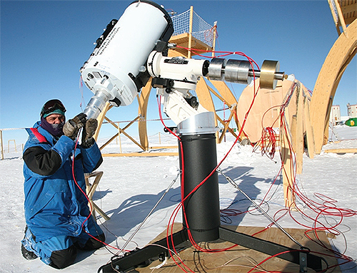 LUAN-in-Antarctica-telescope-2