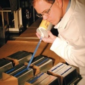 为何选择Adhesives超越传统Fasteners